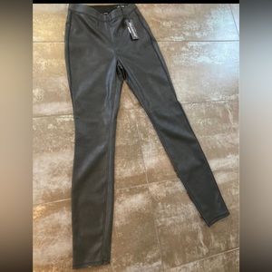 BLANK NYC NWT vegan leather faux leather skinny pants size 25